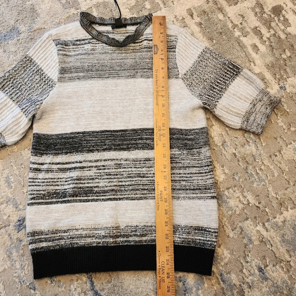NWT Halogen Faux Cashmere Grey Stripe Puff Sleeve Sweater Size Medium - Picture 13 of 15